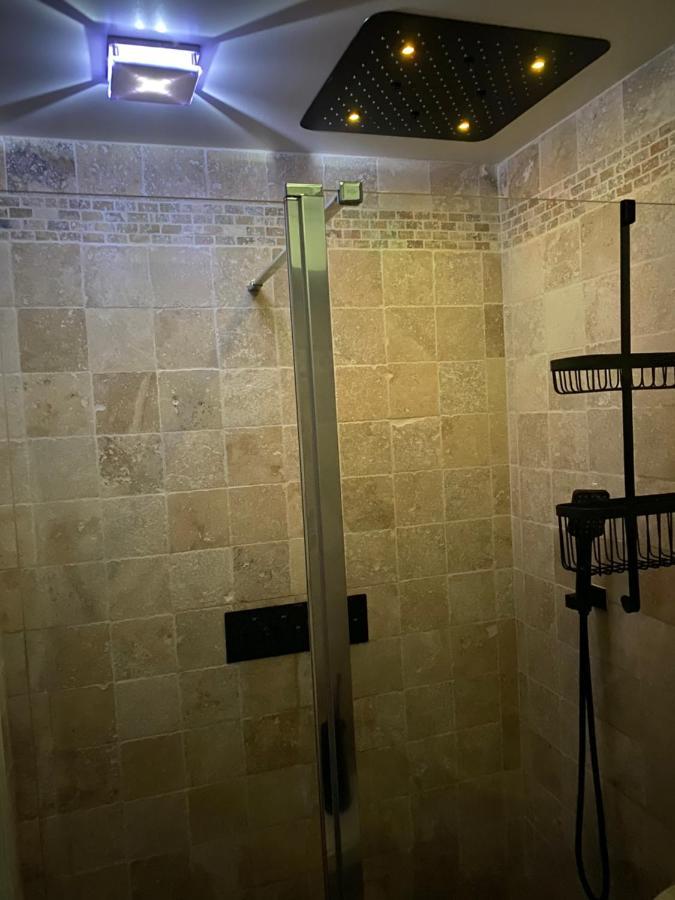 L'Entrenous Apartment Charmes  Ngoại thất bức ảnh